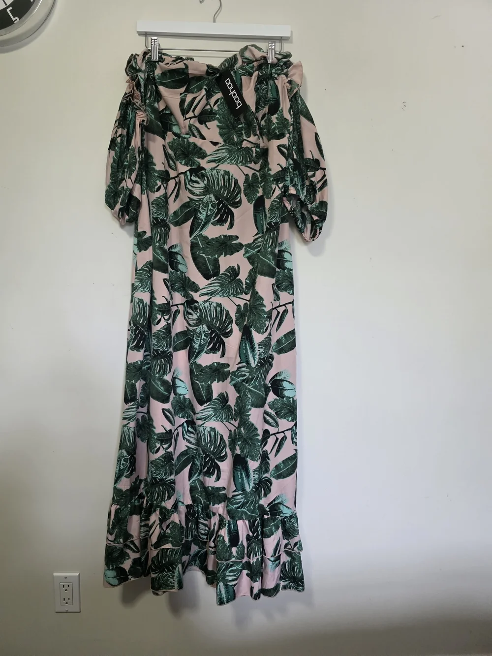 Boohoo Pink Maxi Dress with Green Tropical Leaf Print NWT